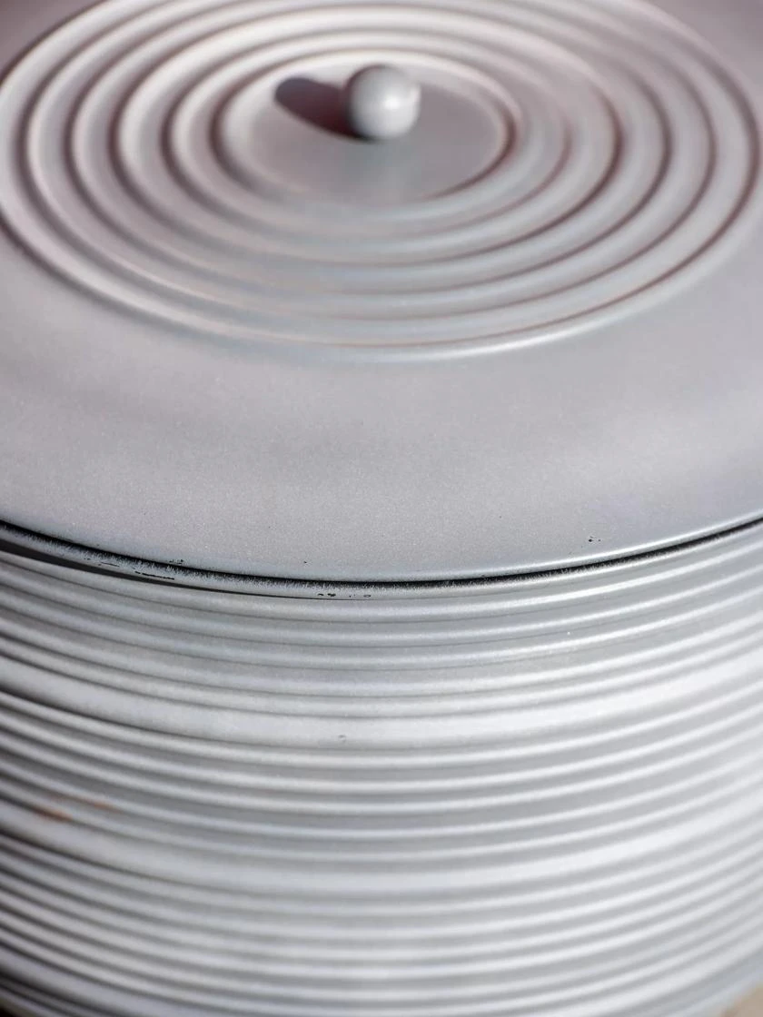 Ribbed Hose Pot With Lid - Image 2